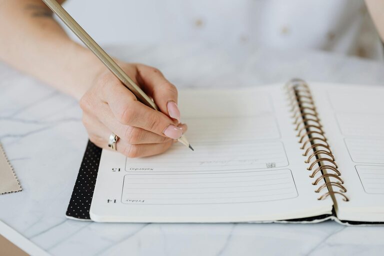 Beginner Guide to Journaling Every Day: Tips to Get Started